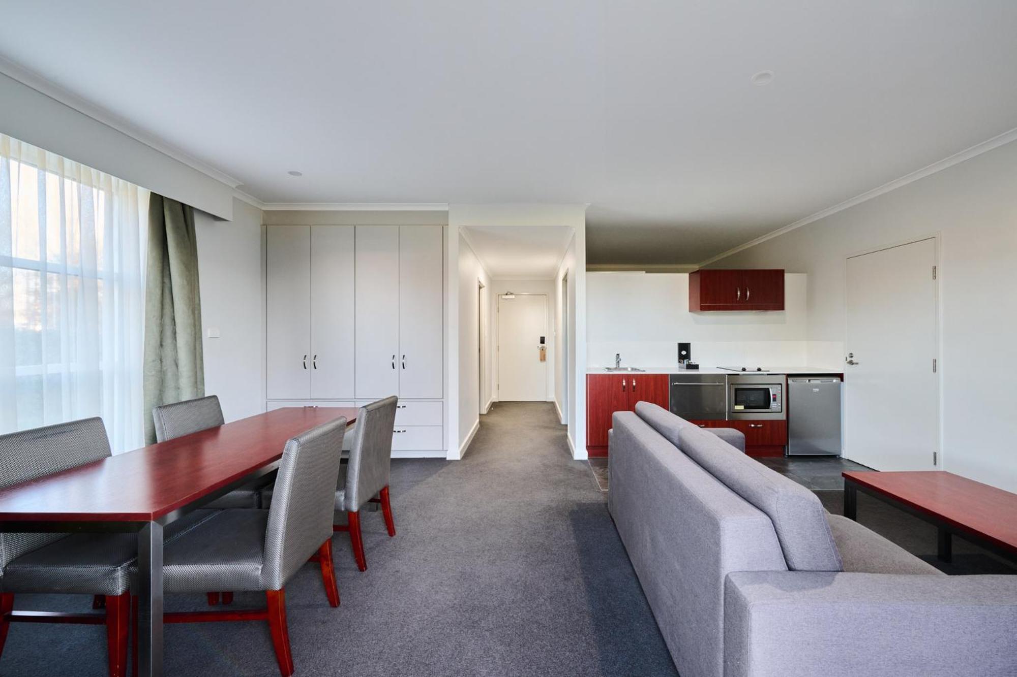 Abode Narrabundah Hotel Canberra Exterior photo