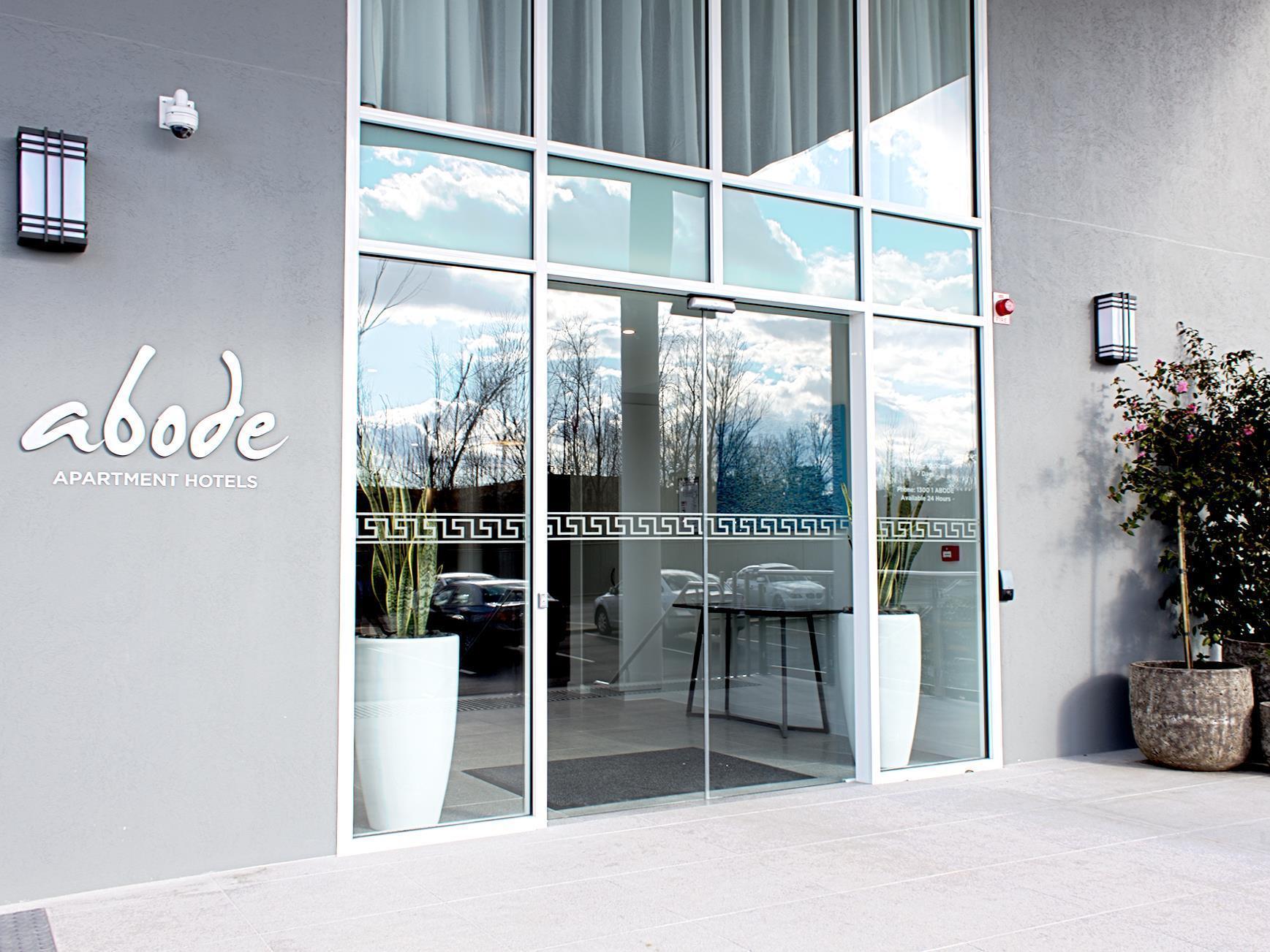 Abode Narrabundah Hotel Canberra Exterior photo