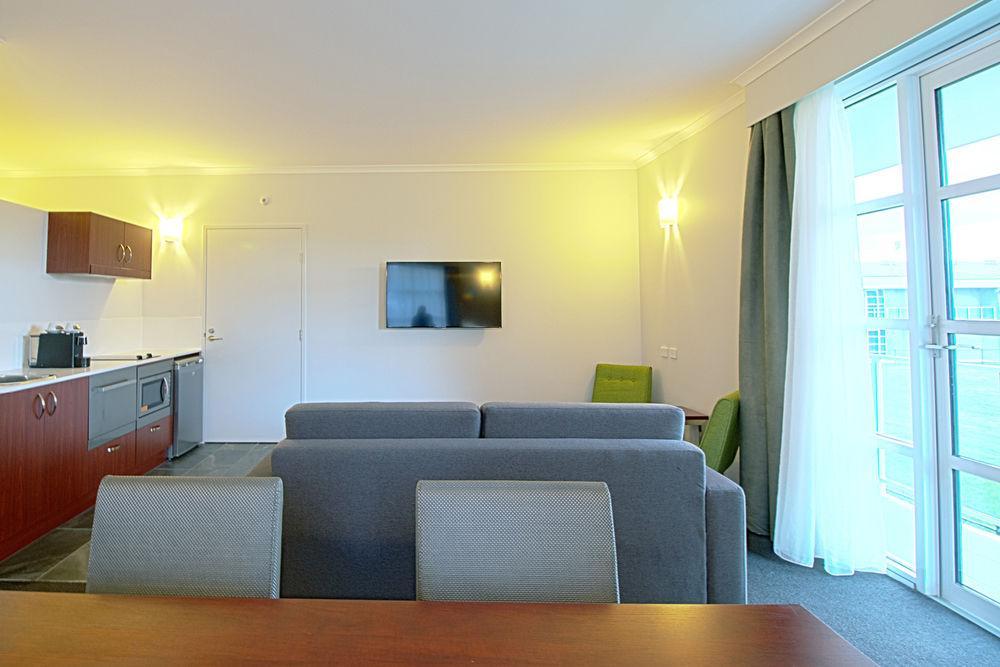 Abode Narrabundah Hotel Canberra Exterior photo