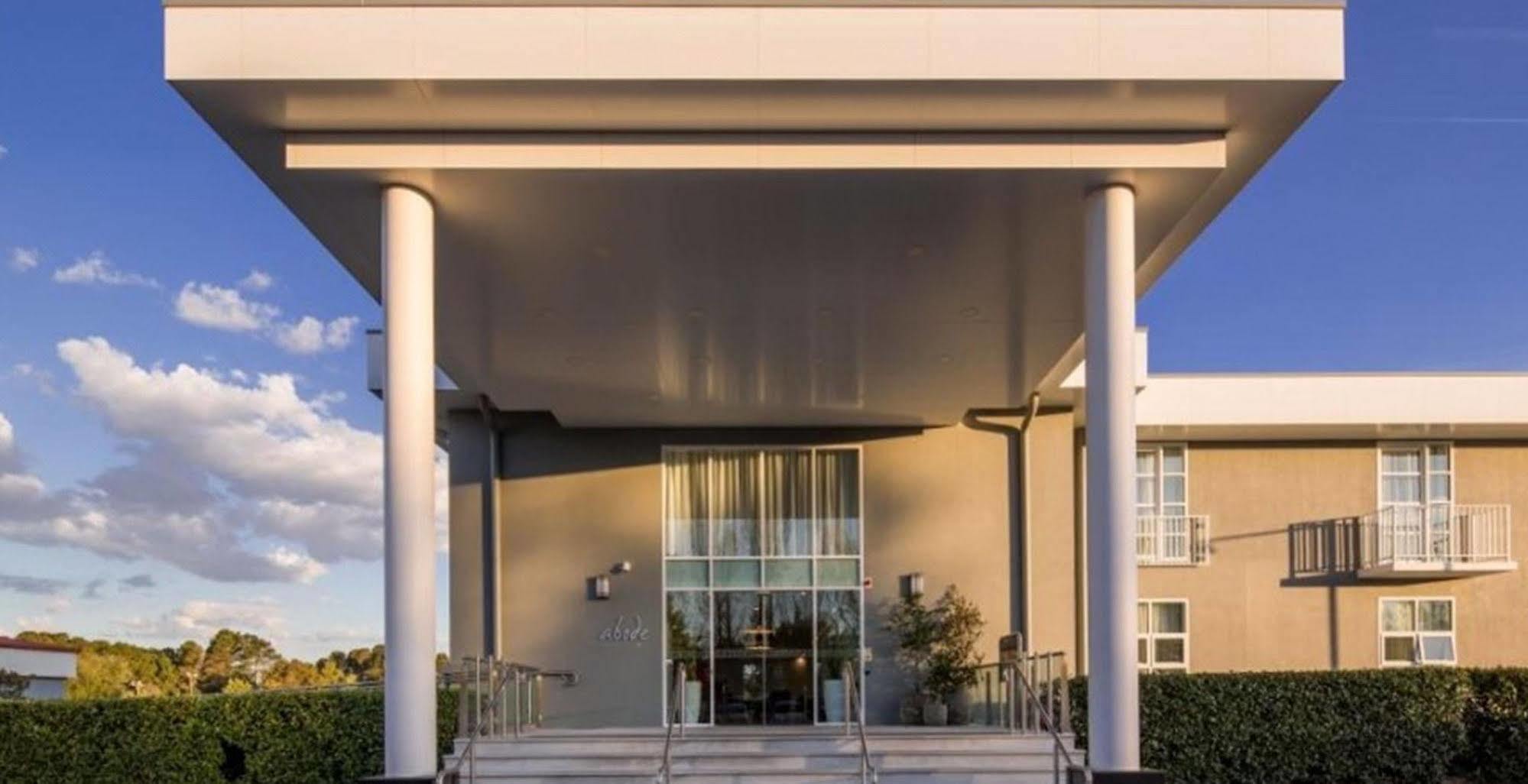Abode Narrabundah Hotel Canberra Exterior photo
