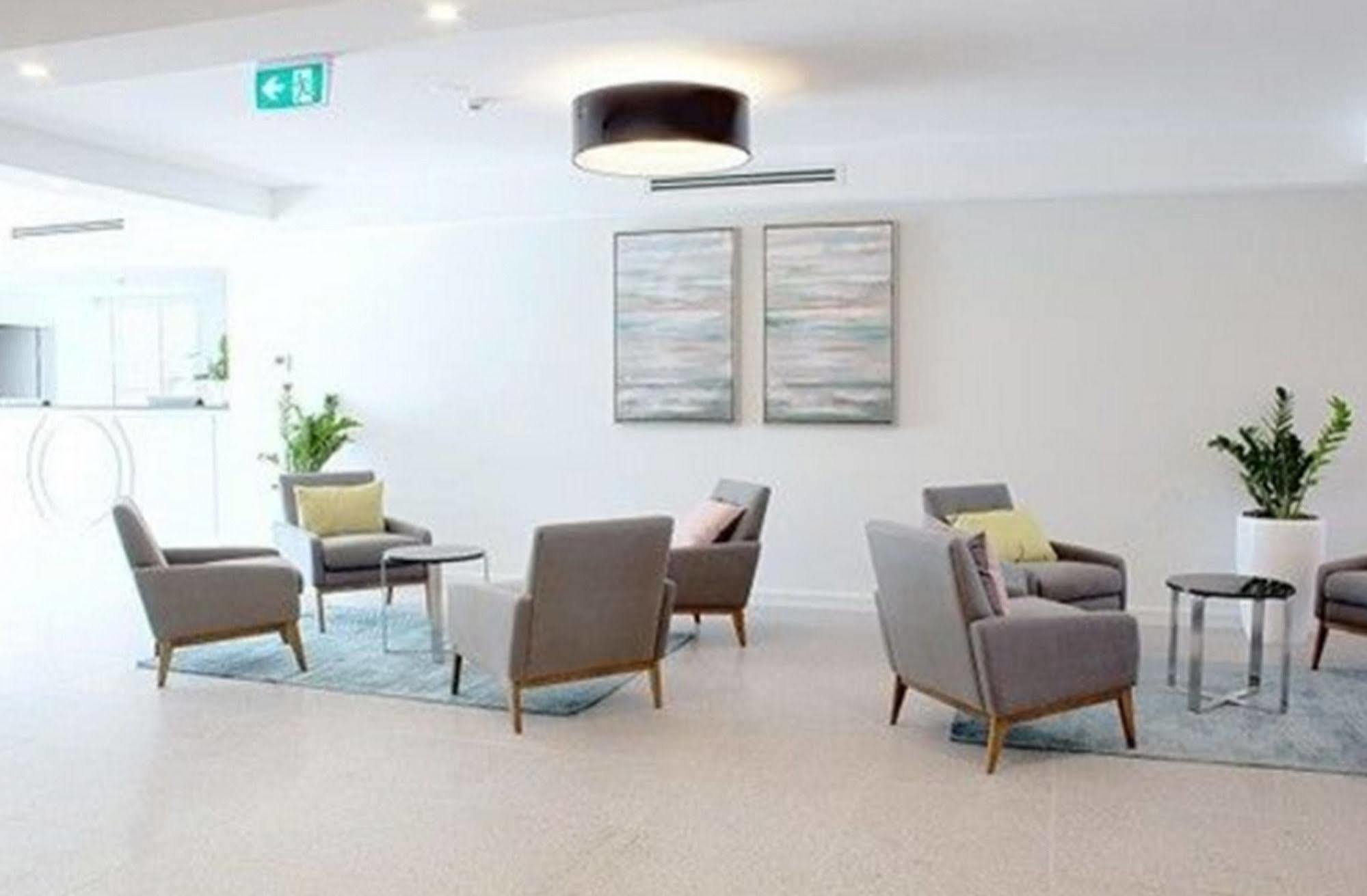 Abode Narrabundah Hotel Canberra Exterior photo