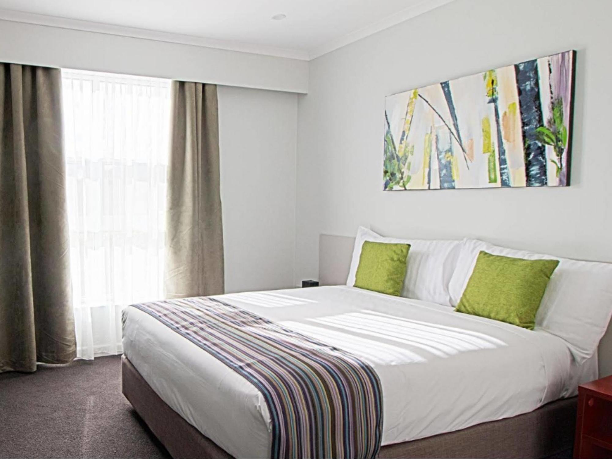 Abode Narrabundah Hotel Canberra Exterior photo