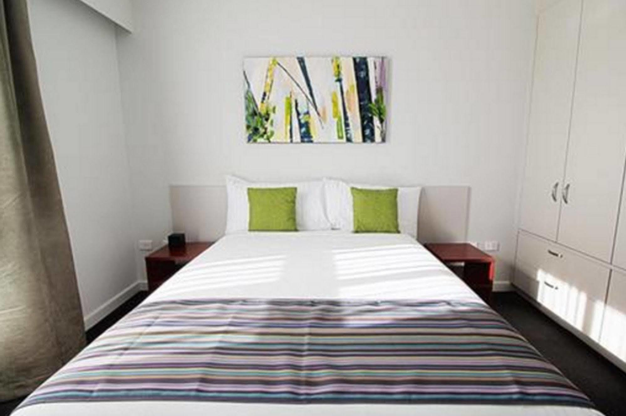 Abode Narrabundah Hotel Canberra Exterior photo