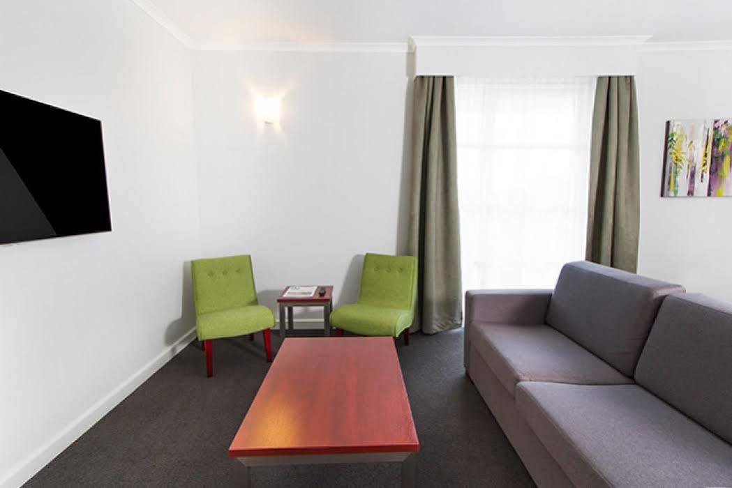 Abode Narrabundah Hotel Canberra Exterior photo