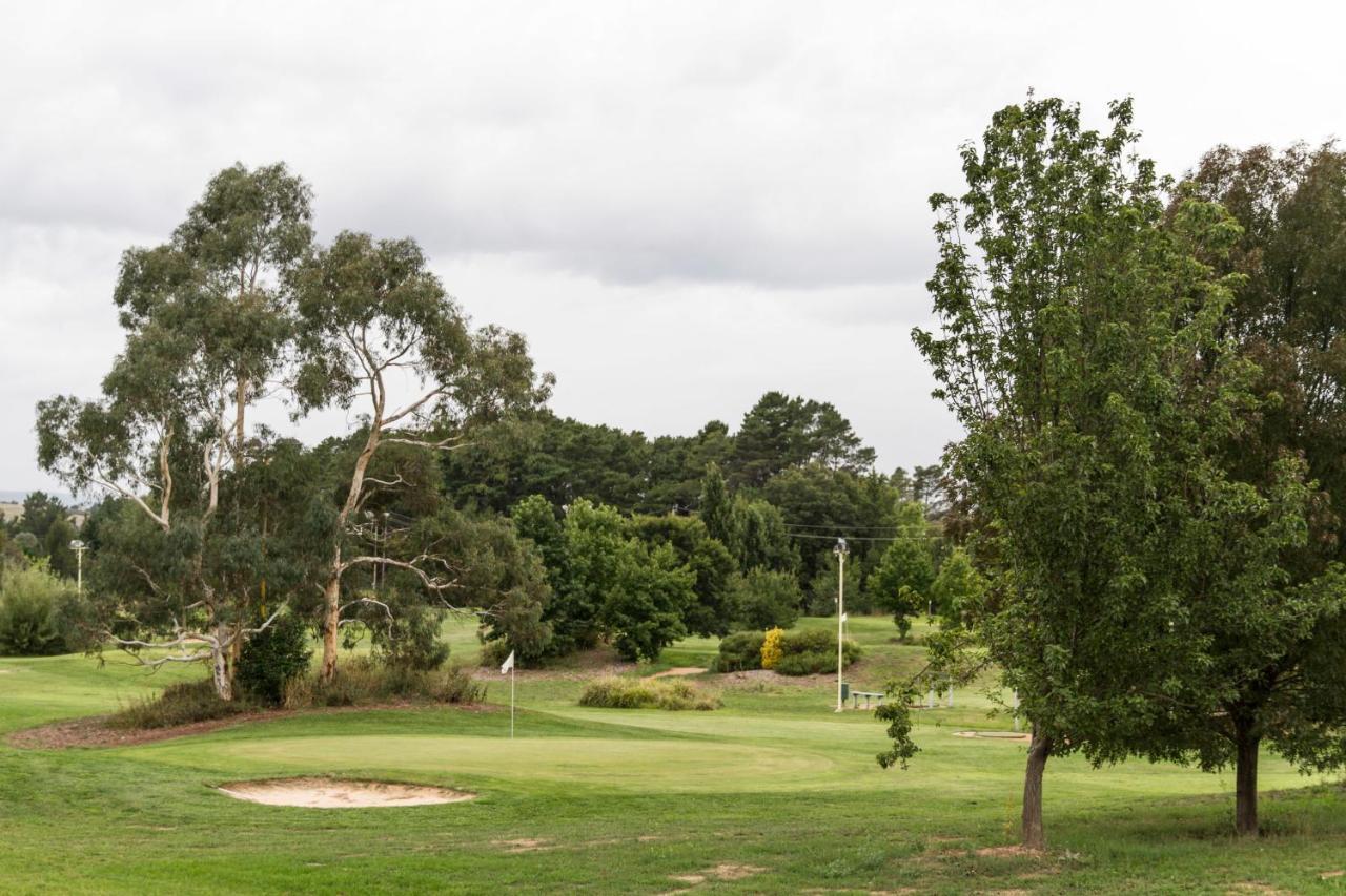 Abode Narrabundah Hotel Canberra Exterior photo
